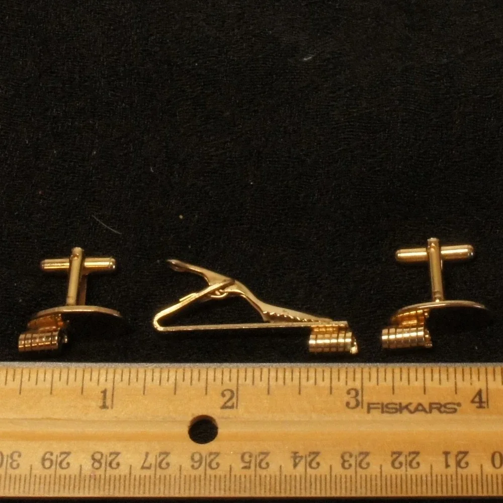 Vintage‎ Gold Tone Cufflinks Tie Bar Set Spiral Ribbed Oval Minimalist